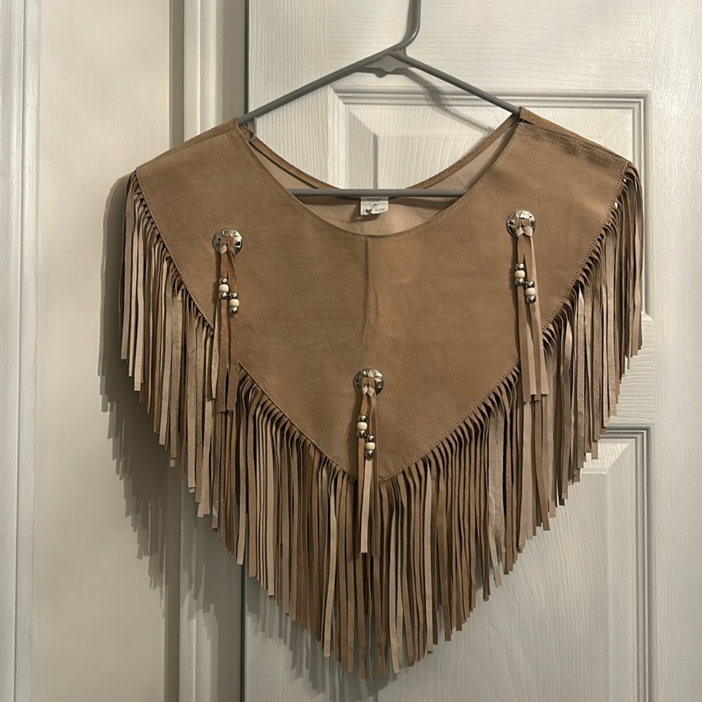 Fringe leather collar